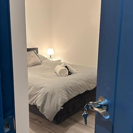 Modern 2 Bed Near Turf Moor Football Stadium, Parks, Canal And Lake バーンリー エクステリア 写真