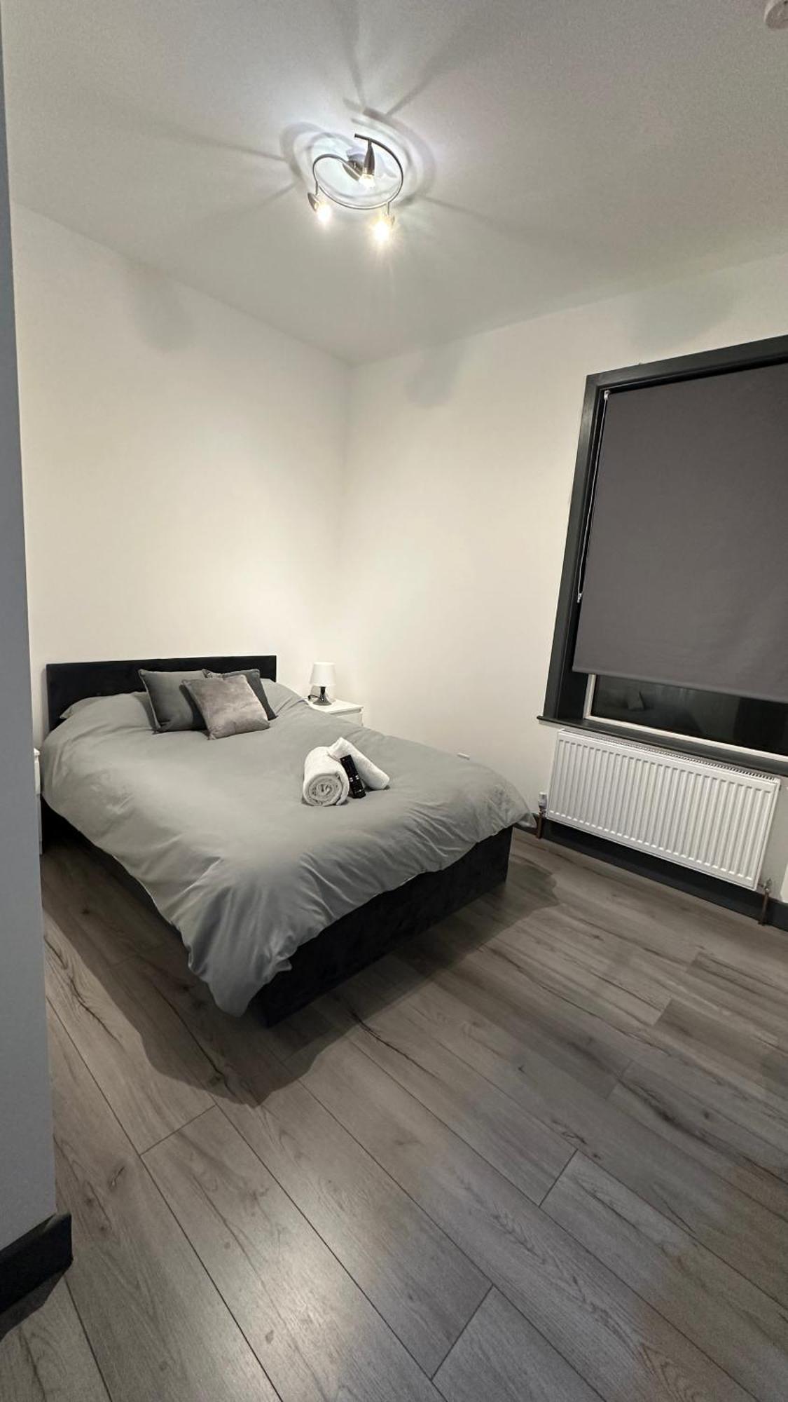 Modern 2 Bed Near Turf Moor Football Stadium, Parks, Canal And Lake バーンリー エクステリア 写真