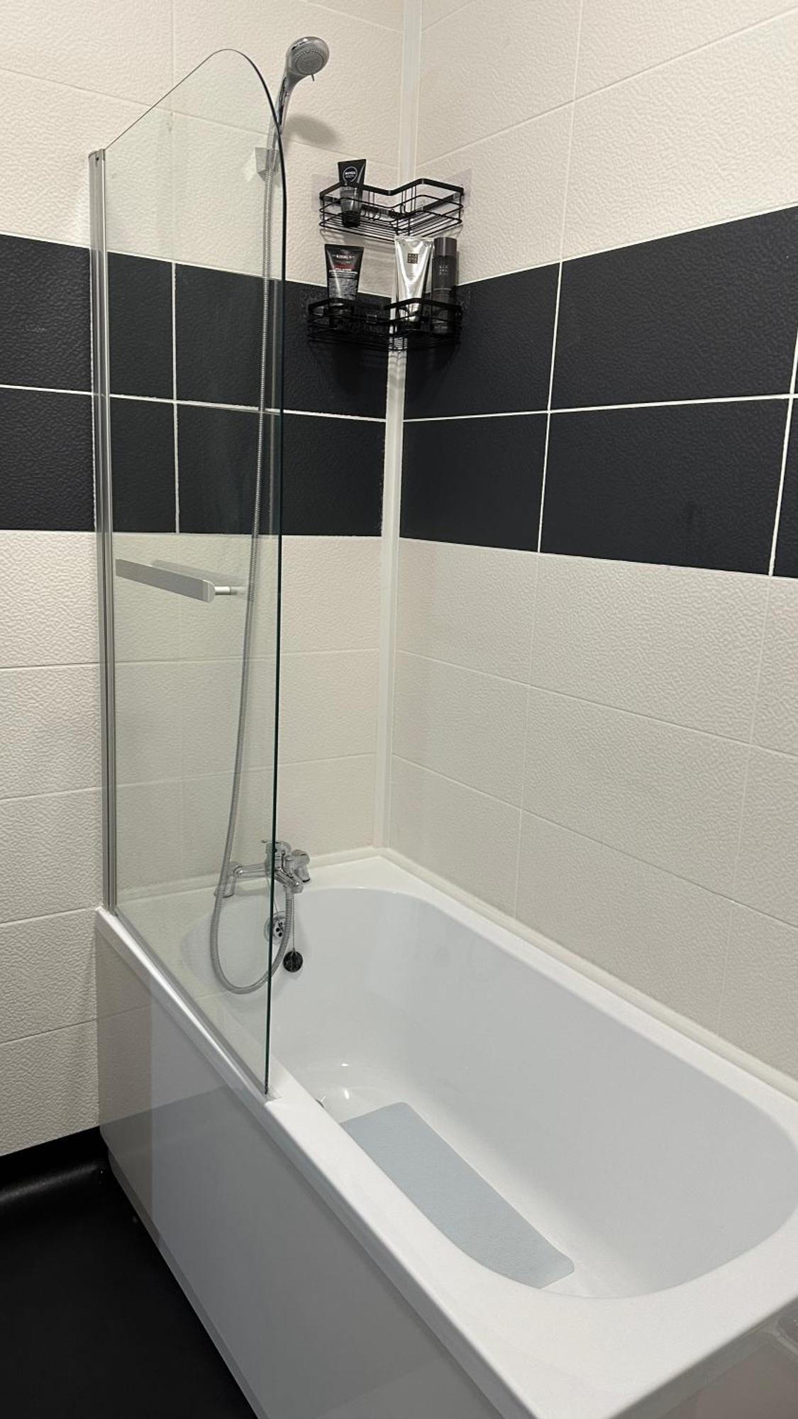 Modern 2 Bed Near Turf Moor Football Stadium, Parks, Canal And Lake バーンリー エクステリア 写真