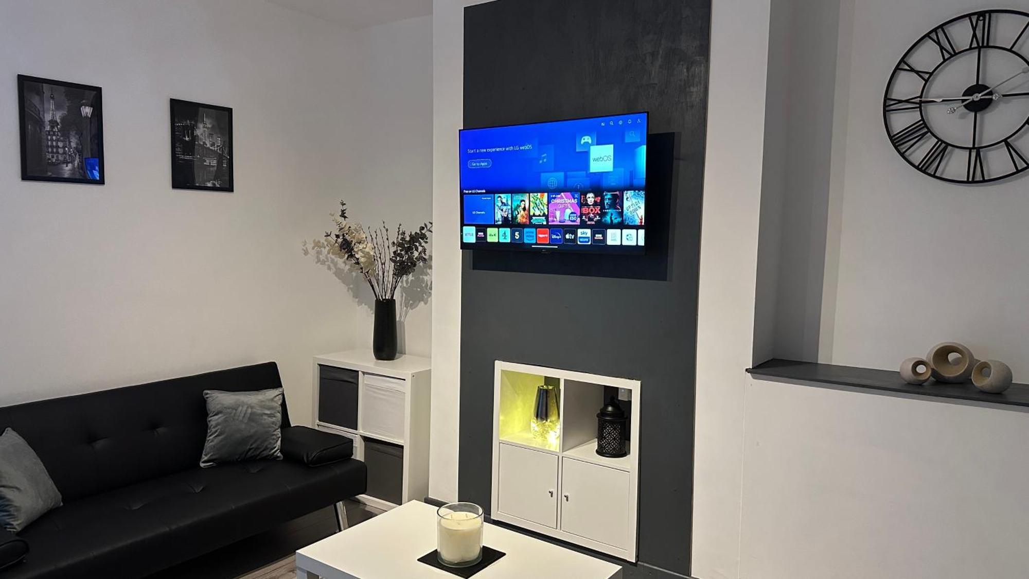 Modern 2 Bed Near Turf Moor Football Stadium, Parks, Canal And Lake バーンリー エクステリア 写真